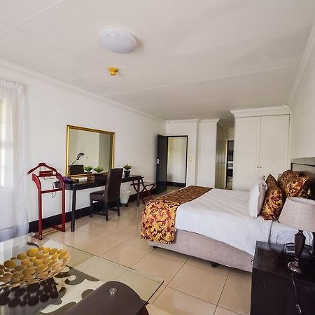 The Lakes Hotel & Conference Centre Benoni Dış mekan fotoğraf