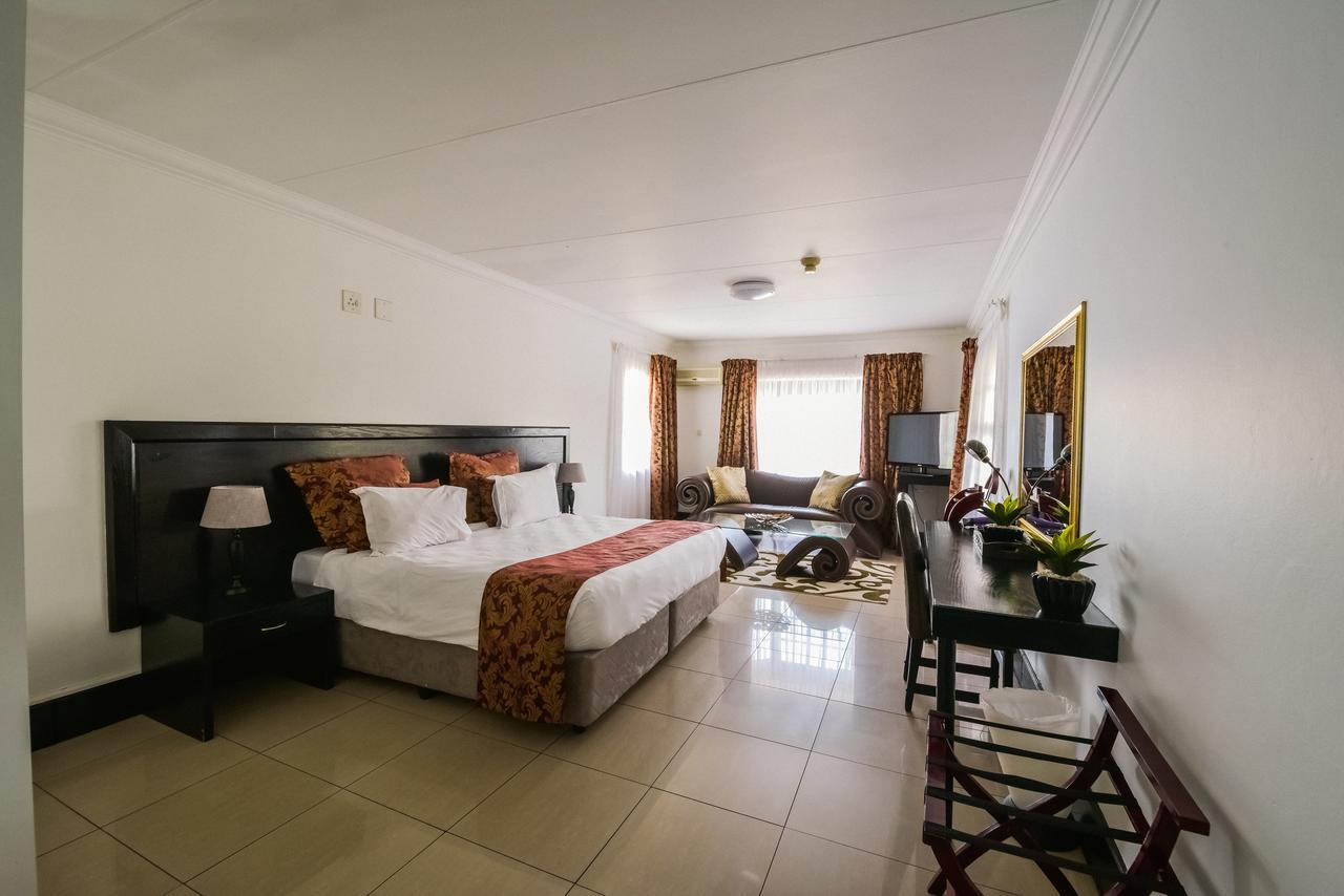 The Lakes Hotel & Conference Centre Benoni Dış mekan fotoğraf