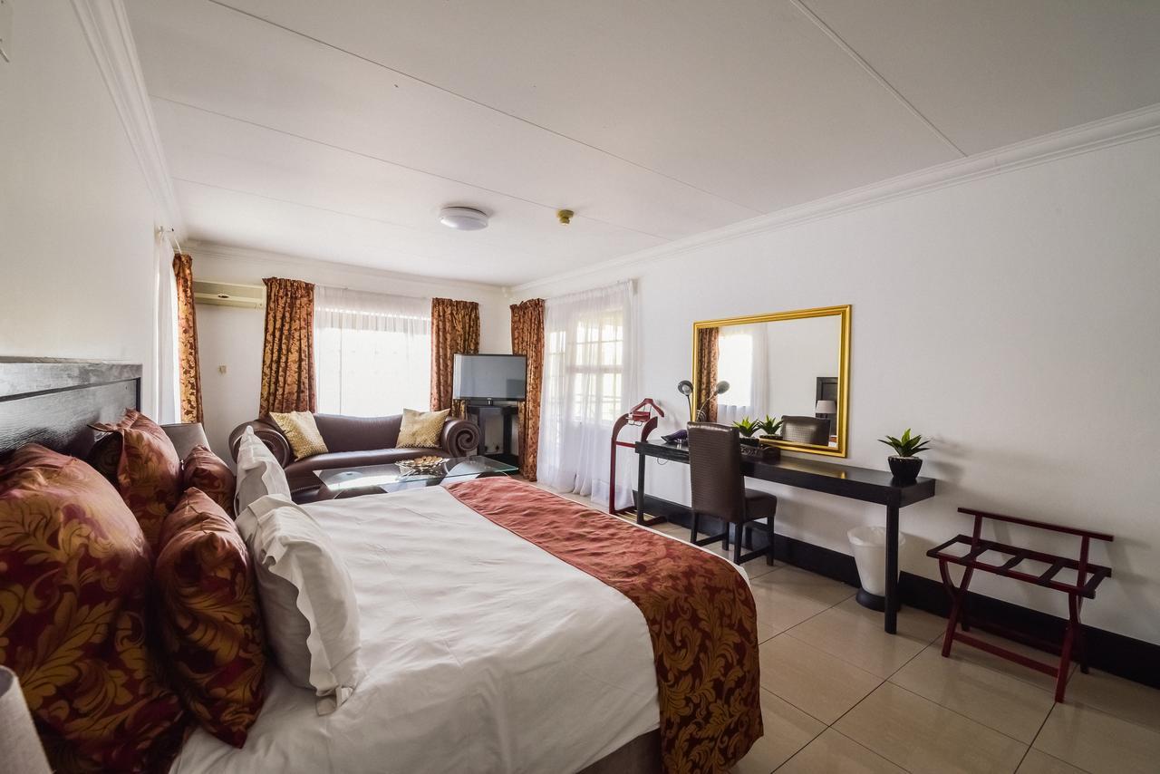 The Lakes Hotel & Conference Centre Benoni Dış mekan fotoğraf
