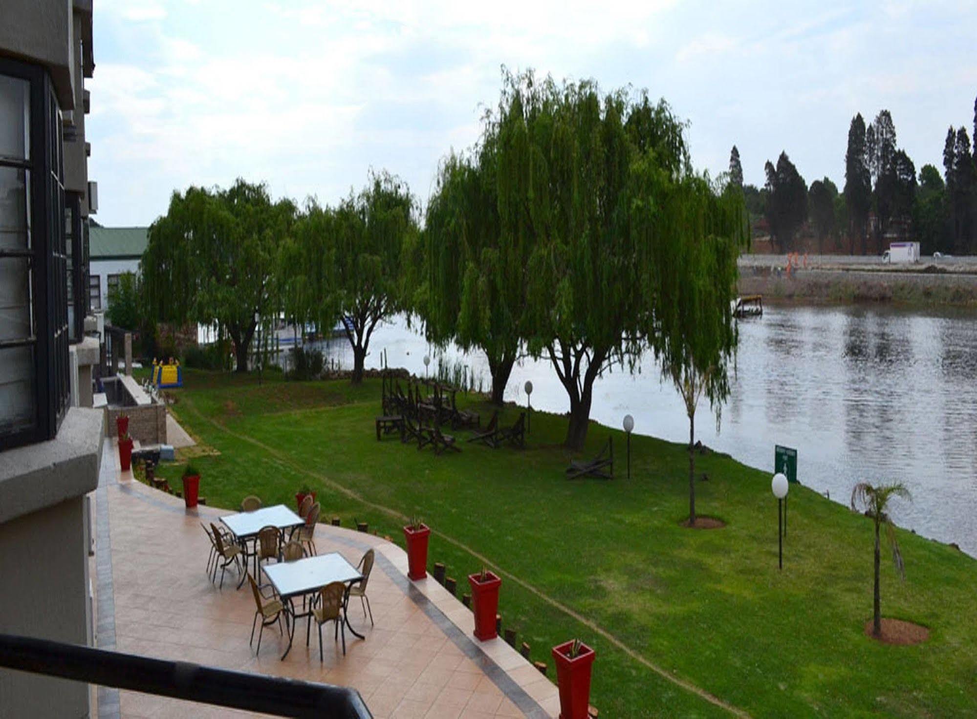 The Lakes Hotel & Conference Centre Benoni Dış mekan fotoğraf