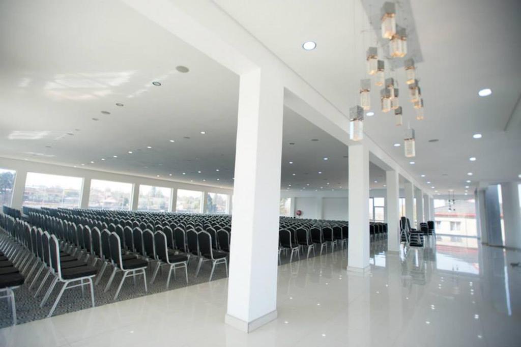 The Lakes Hotel & Conference Centre Benoni Dış mekan fotoğraf